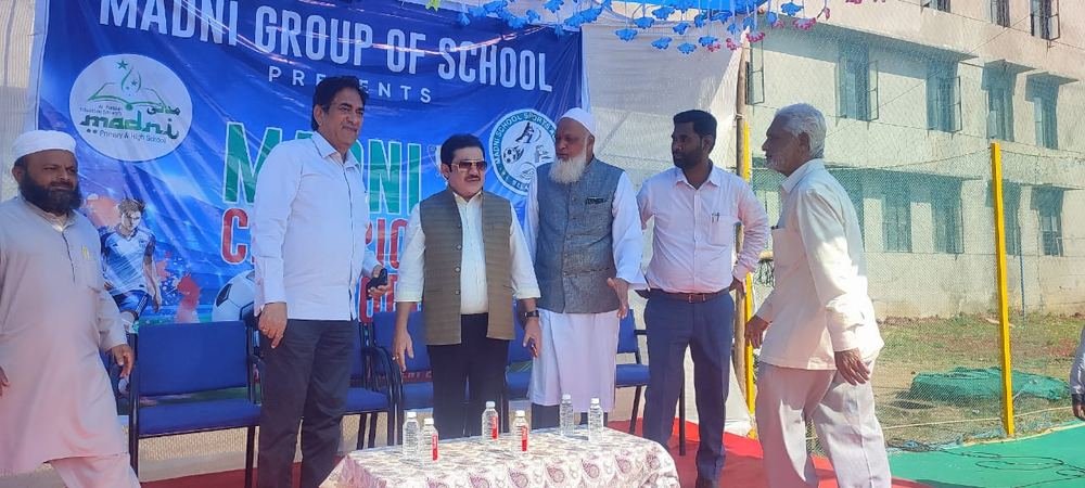 Minister felicitates student athletes